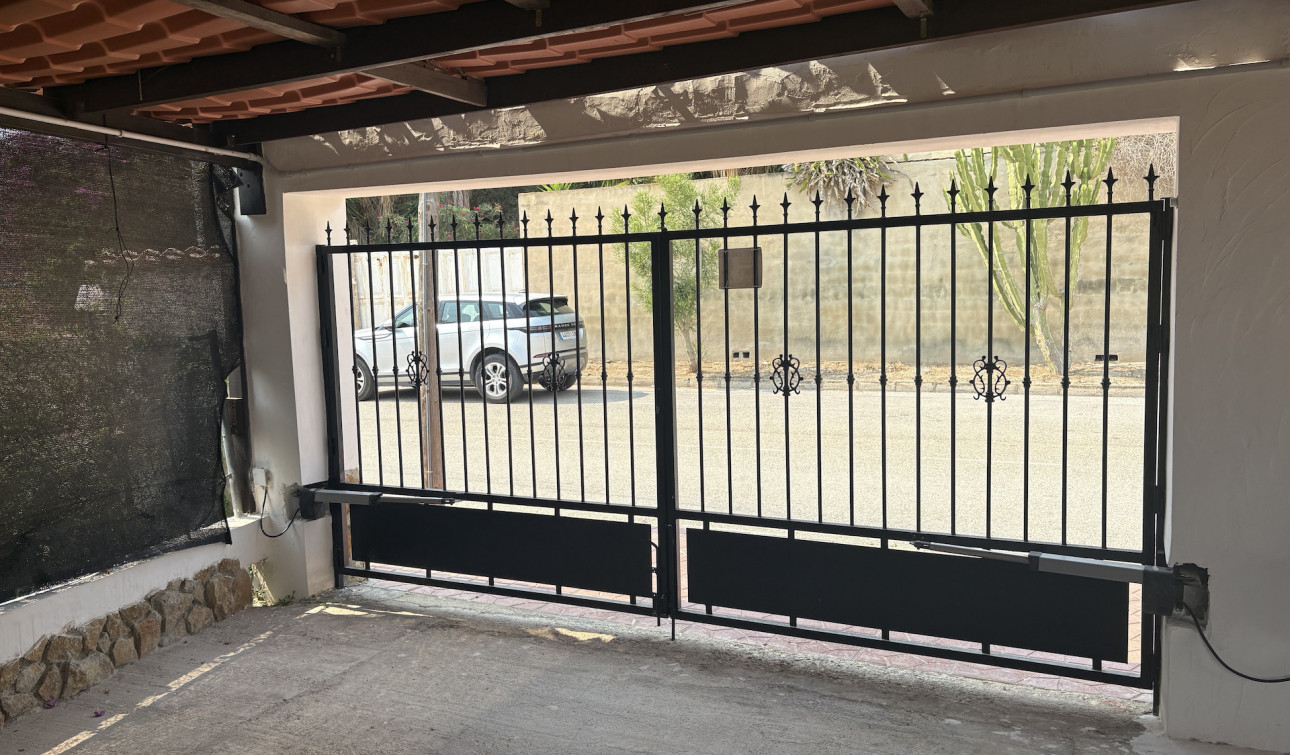 Reventa - Villa independiente - Algorfa