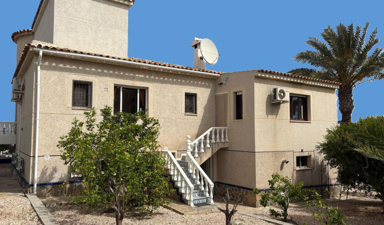 Reventa - Villa independiente - Algorfa