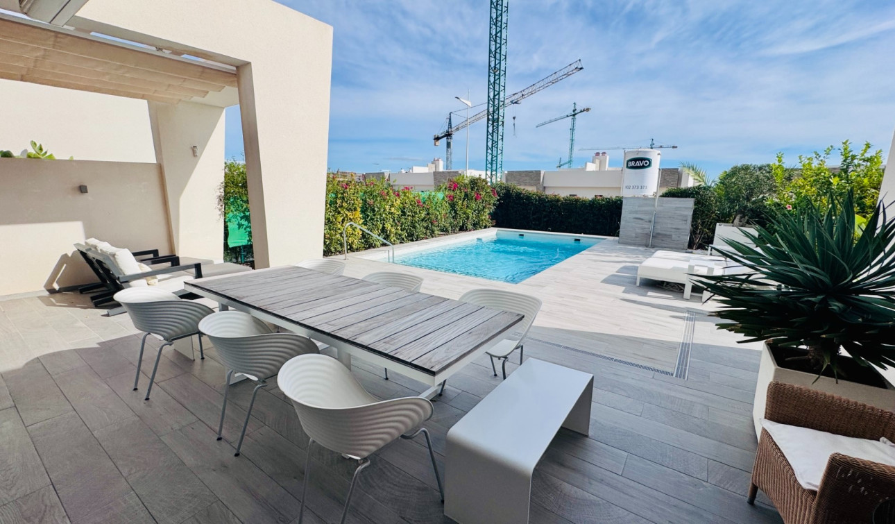 Reventa - Villa independiente - Algorfa