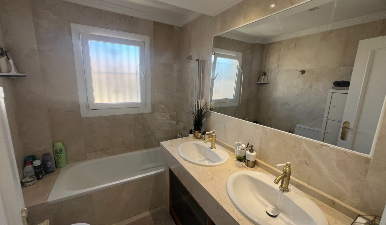 Reventa - Villa independiente - Algorfa