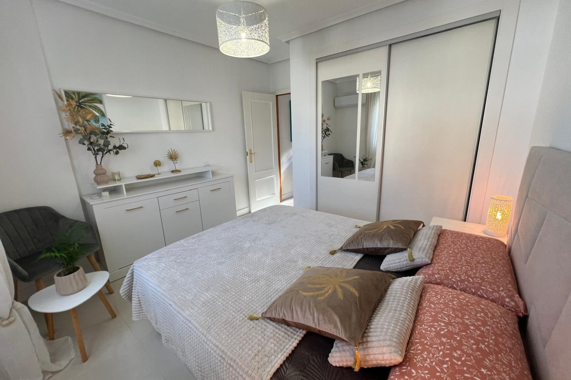 Reventa - Villa independiente - Algorfa