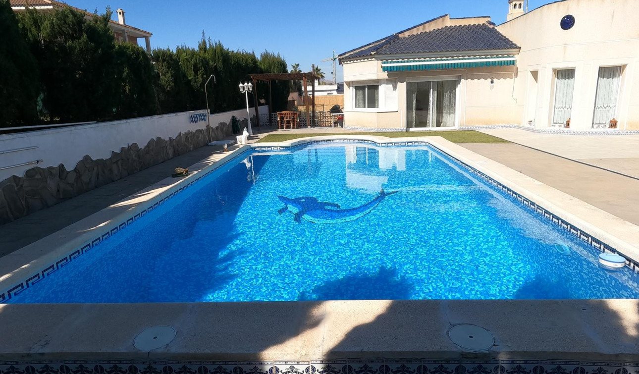 Reventa - Villa independiente - Algorfa