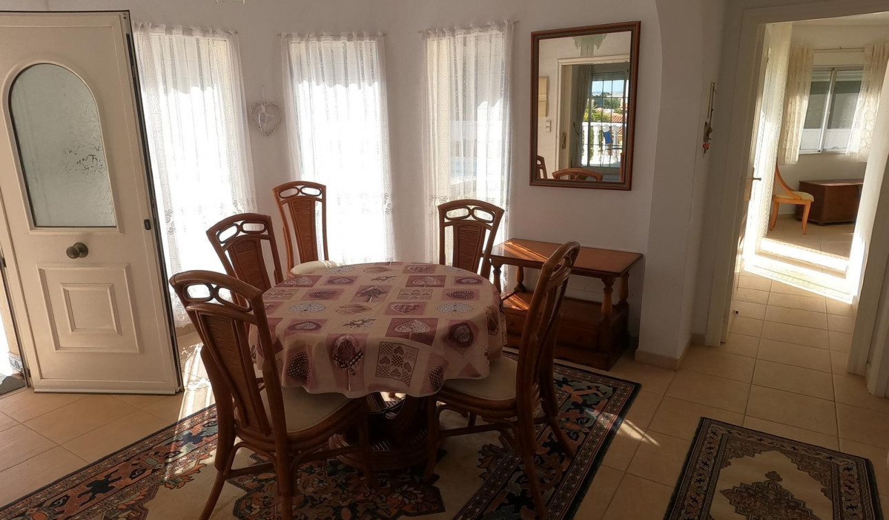 Reventa - Villa independiente - Algorfa