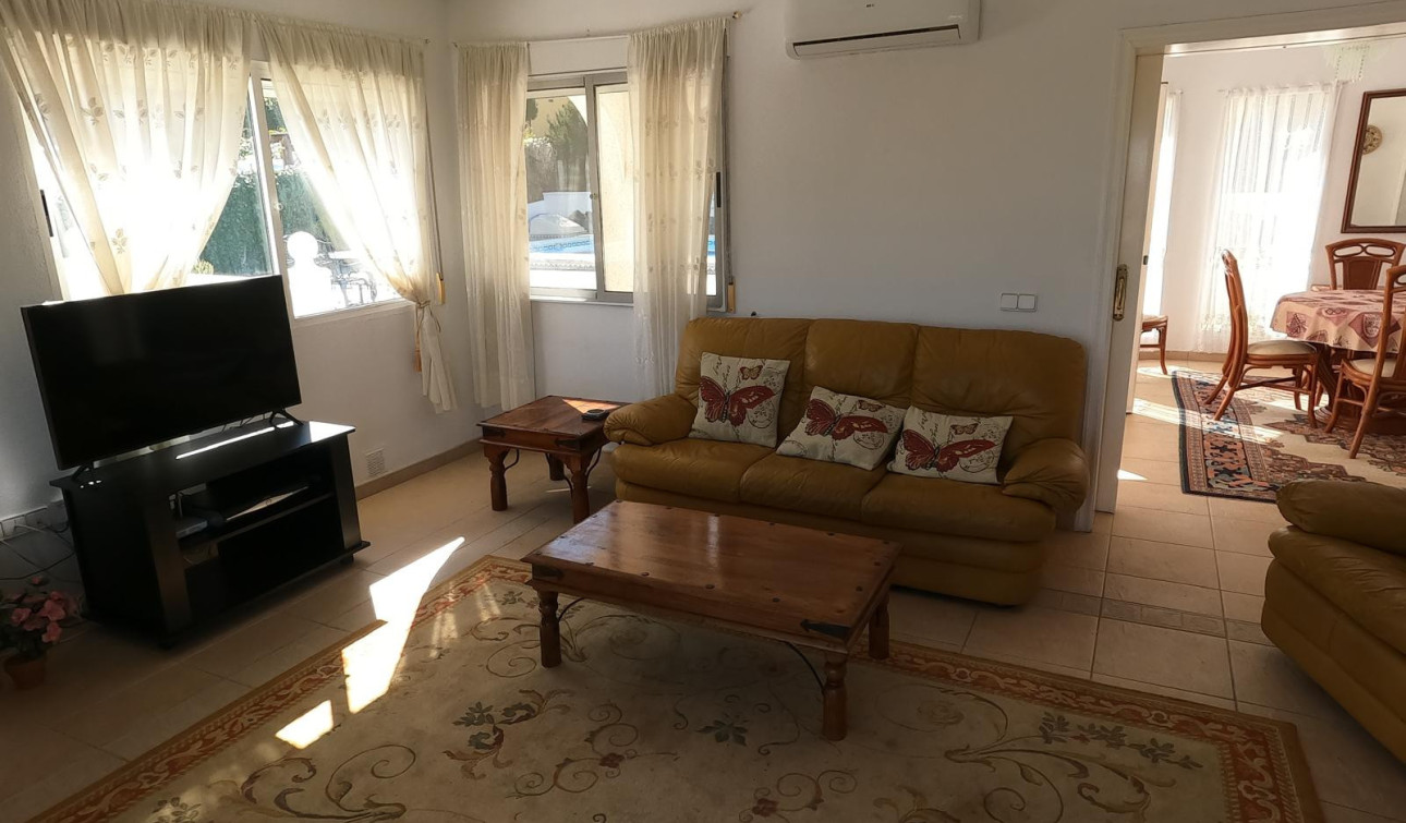 Reventa - Villa independiente - Algorfa