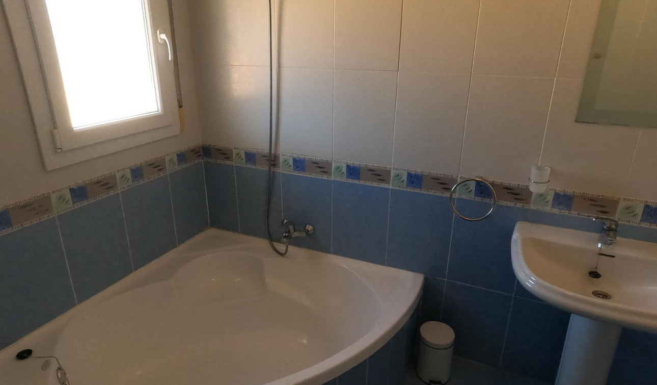 Reventa - Villa independiente - Algorfa