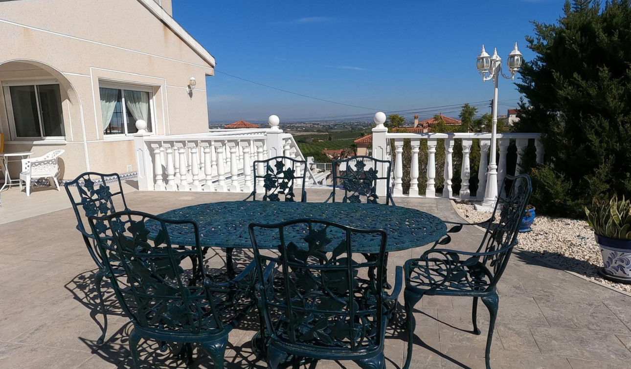 Reventa - Villa independiente - Algorfa