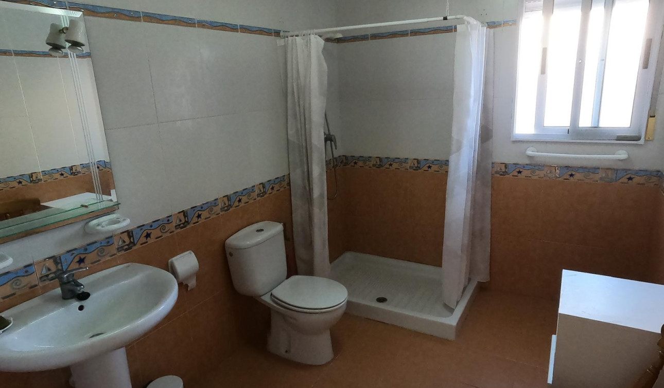 Reventa - Villa independiente - Algorfa