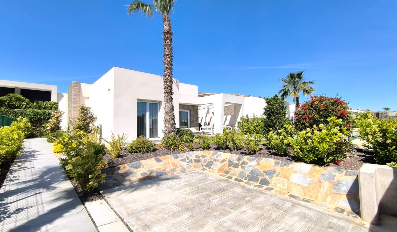 Reventa - Villa independiente - Algorfa