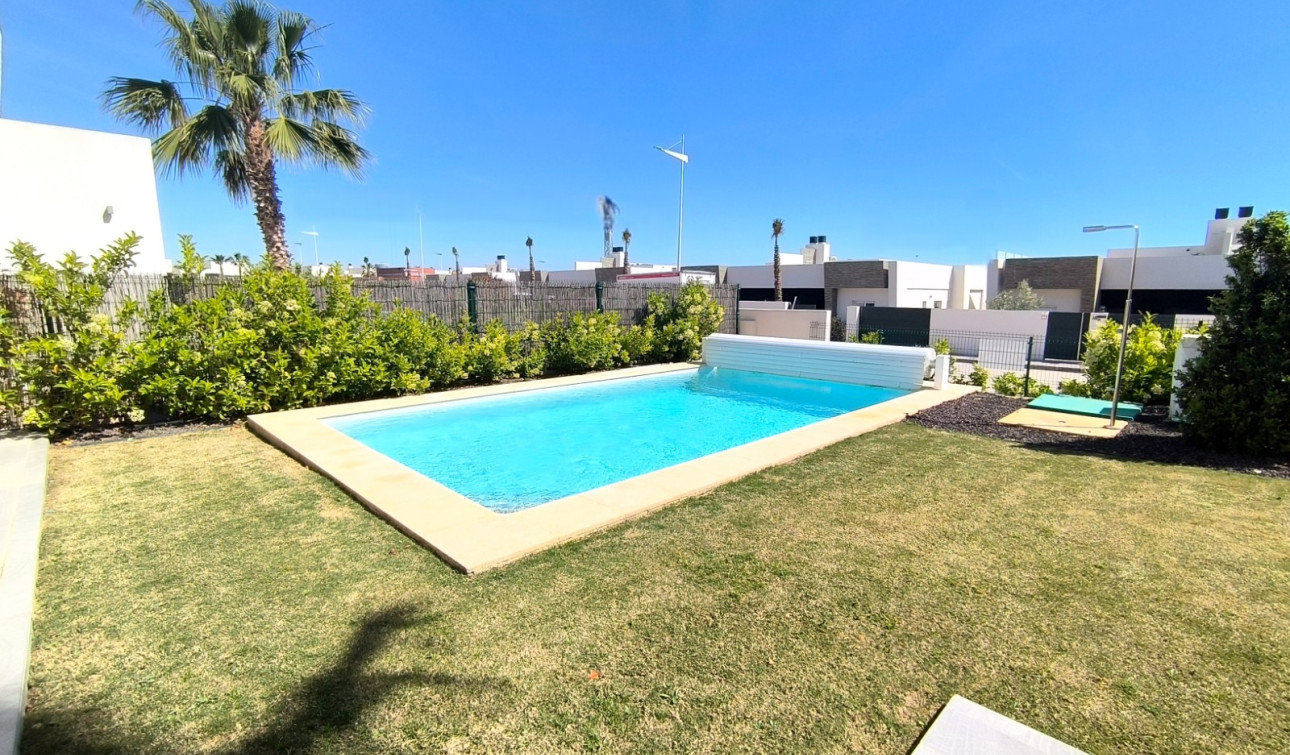 Reventa - Villa independiente - Algorfa