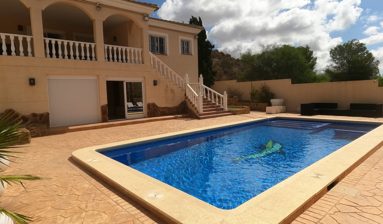 Reventa - Villa independiente - Algorfa