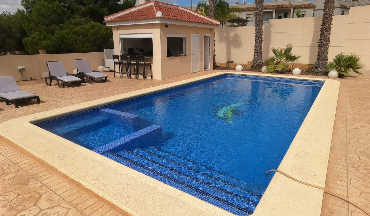 Reventa - Villa independiente - Algorfa