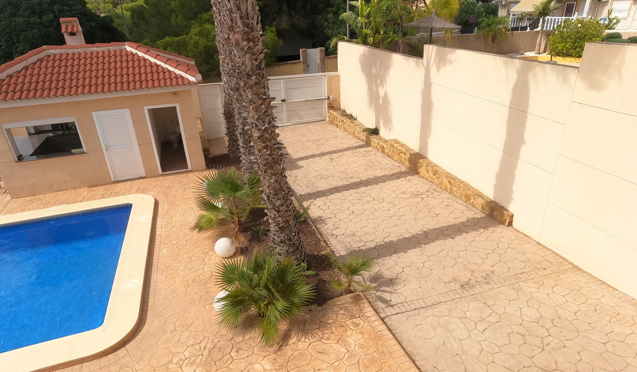 Reventa - Villa independiente - Algorfa