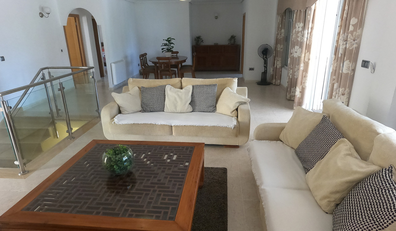 Reventa - Villa independiente - Algorfa