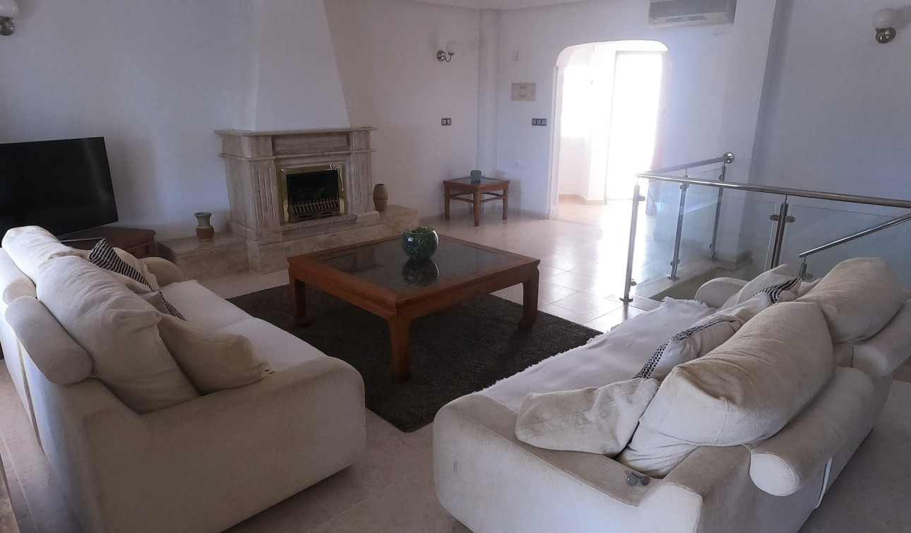 Reventa - Villa independiente - Algorfa