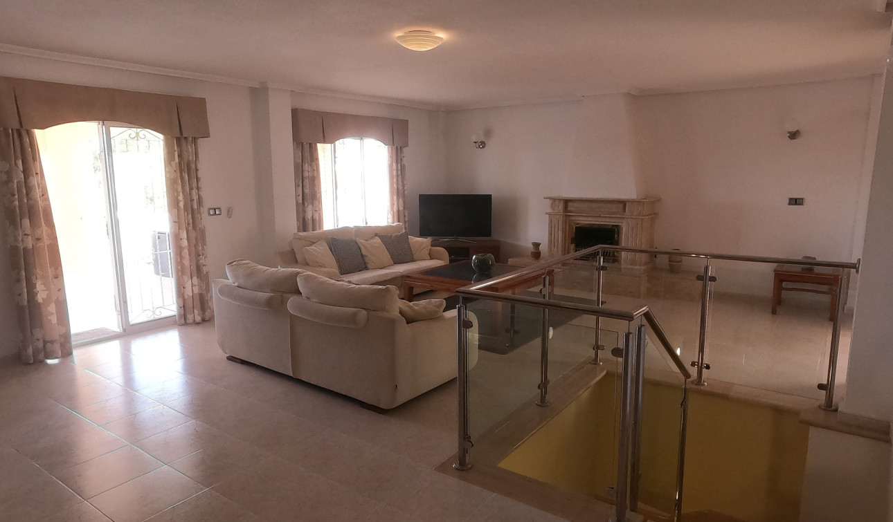 Reventa - Villa independiente - Algorfa