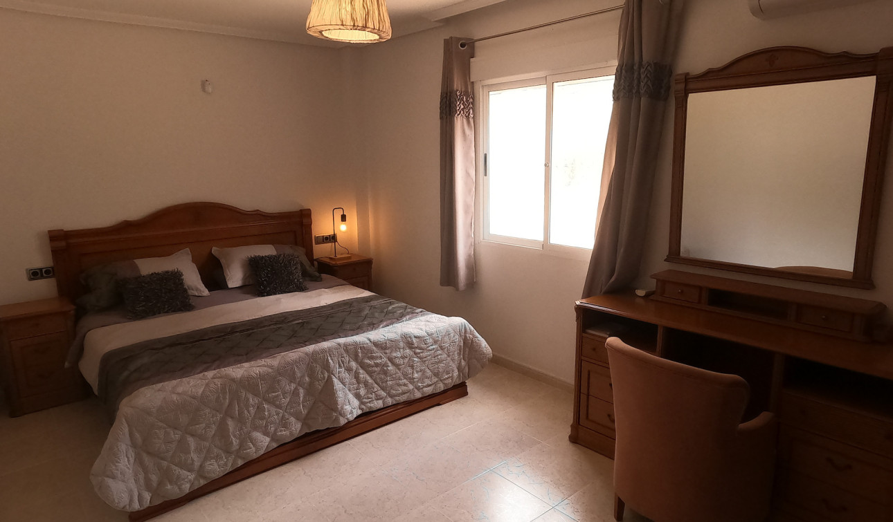 Reventa - Villa independiente - Algorfa