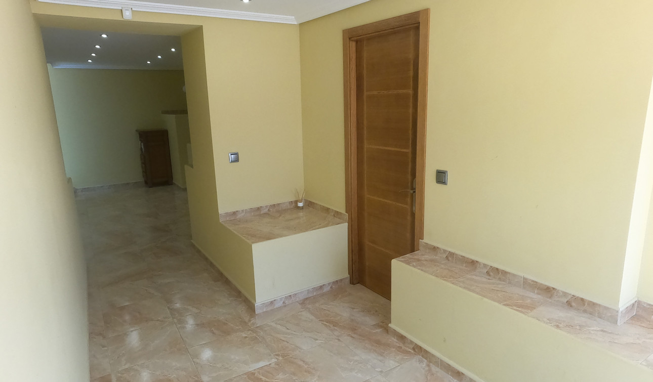 Reventa - Villa independiente - Algorfa