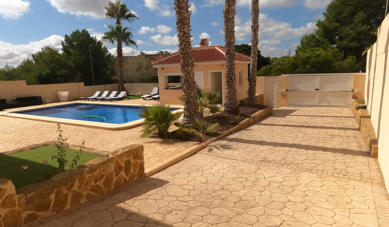 Reventa - Villa independiente - Algorfa