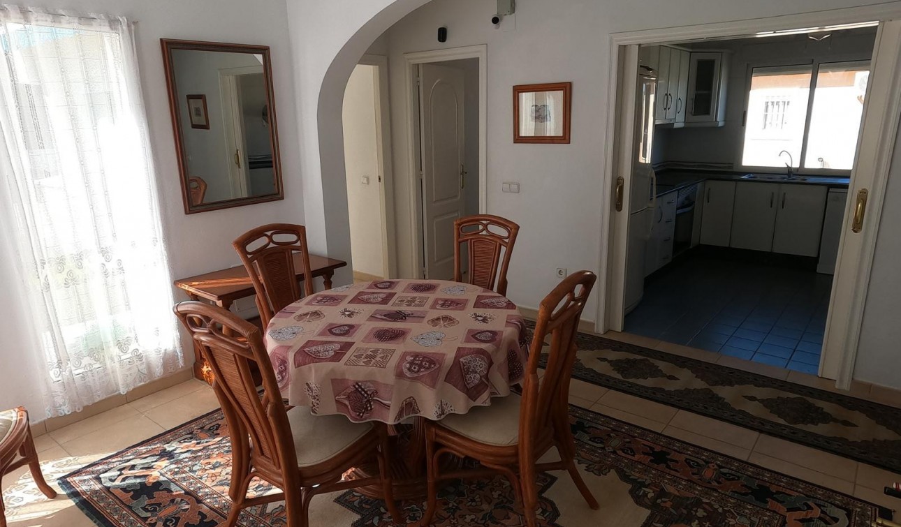 Reventa - Villa independiente - Algorfa