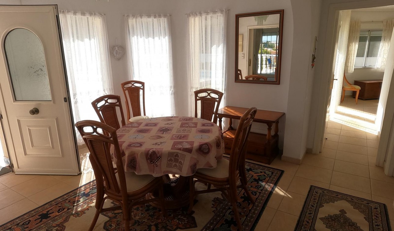 Reventa - Villa independiente - Algorfa