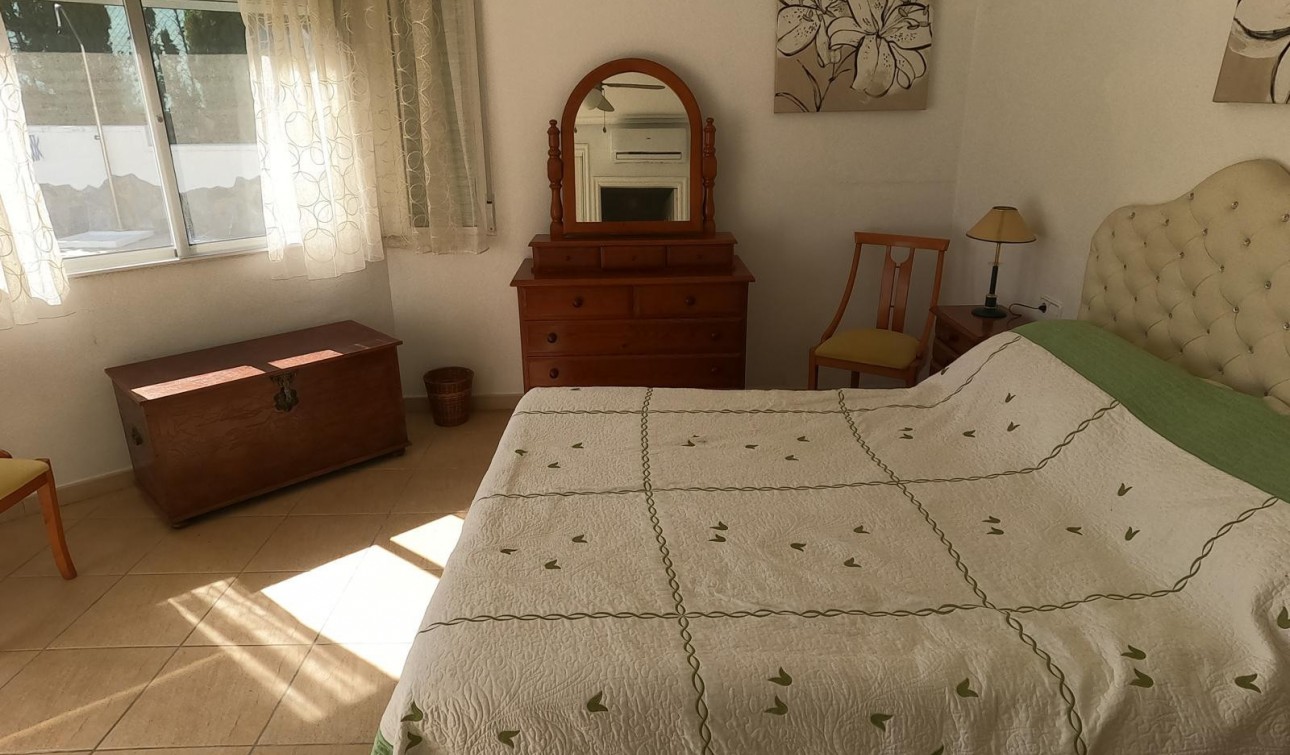 Reventa - Villa independiente - Algorfa