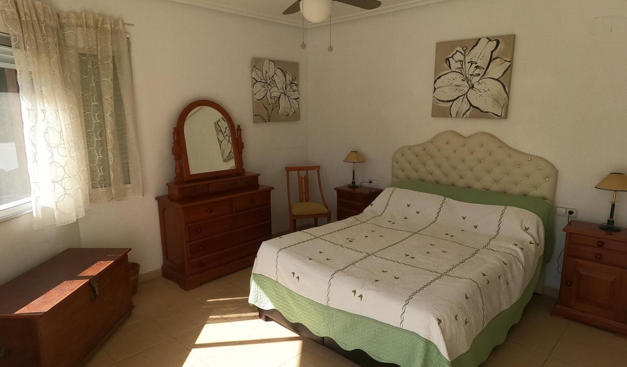 Reventa - Villa independiente - Algorfa