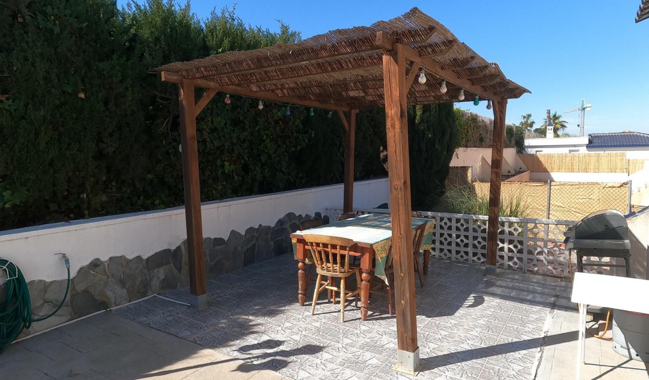 Reventa - Villa independiente - Algorfa