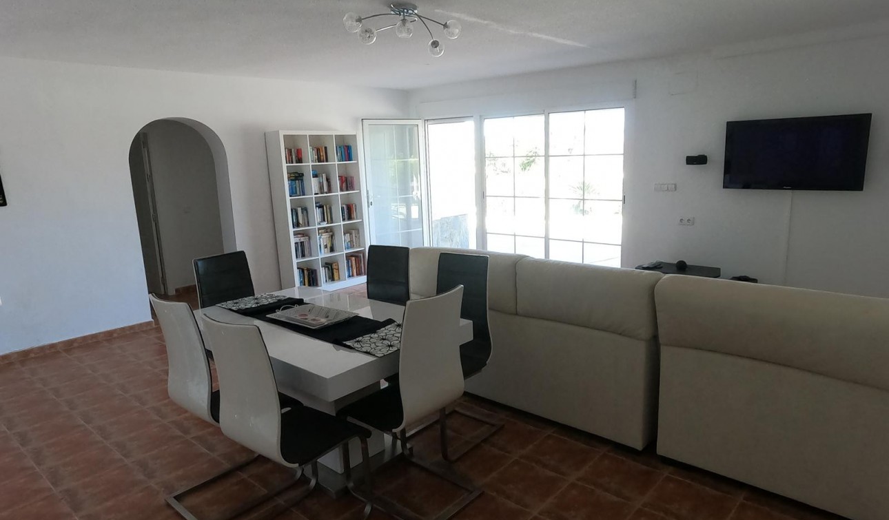 Reventa - Villa independiente - Algorfa