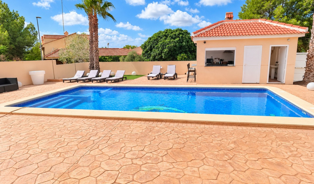 Reventa - Villa independiente - Algorfa