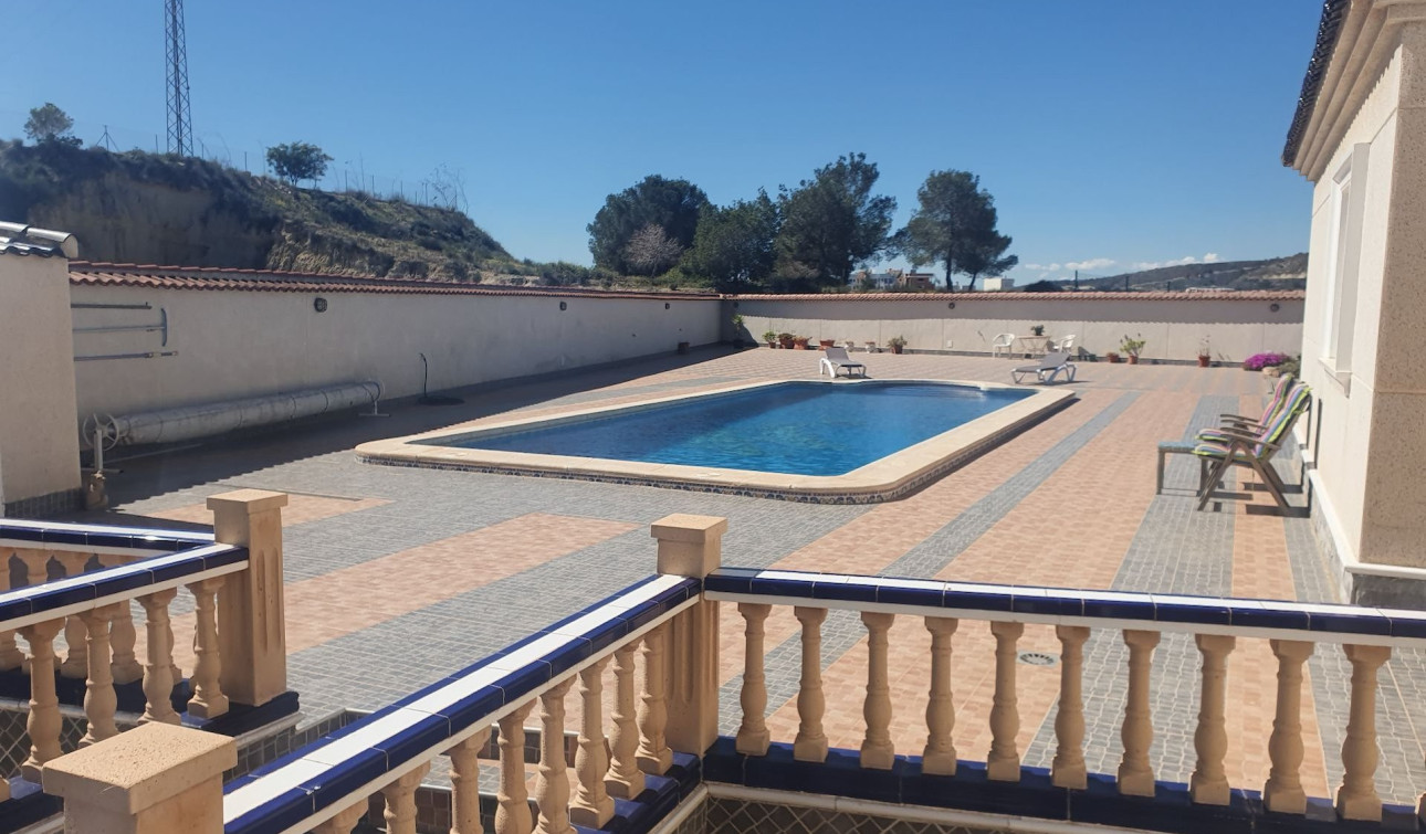 Reventa - Villa independiente - Algorfa