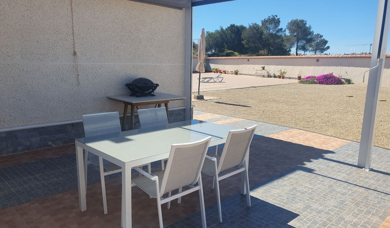 Reventa - Villa independiente - Algorfa