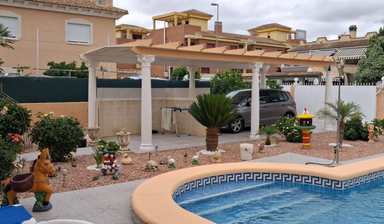 Reventa - Villa independiente - Benferri - Benfis Park