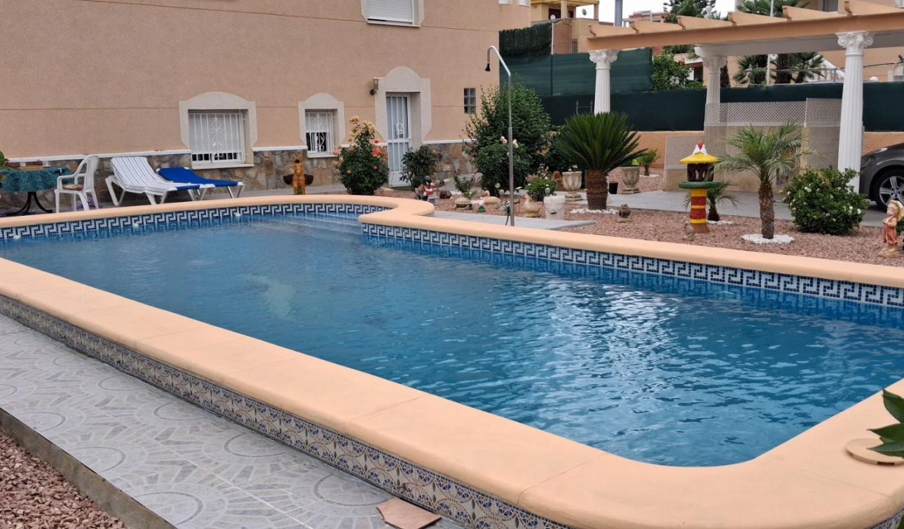Reventa - Villa independiente - Benferri - Benfis Park