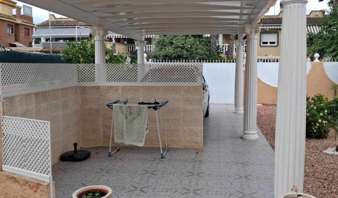 Reventa - Villa independiente - Benferri - Benfis Park