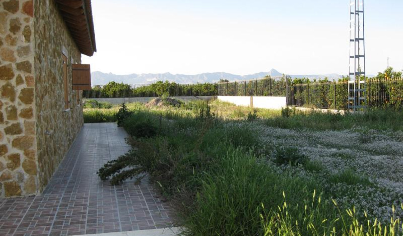 Reventa - Villa independiente - Benferri - HUERTA PUEBLO