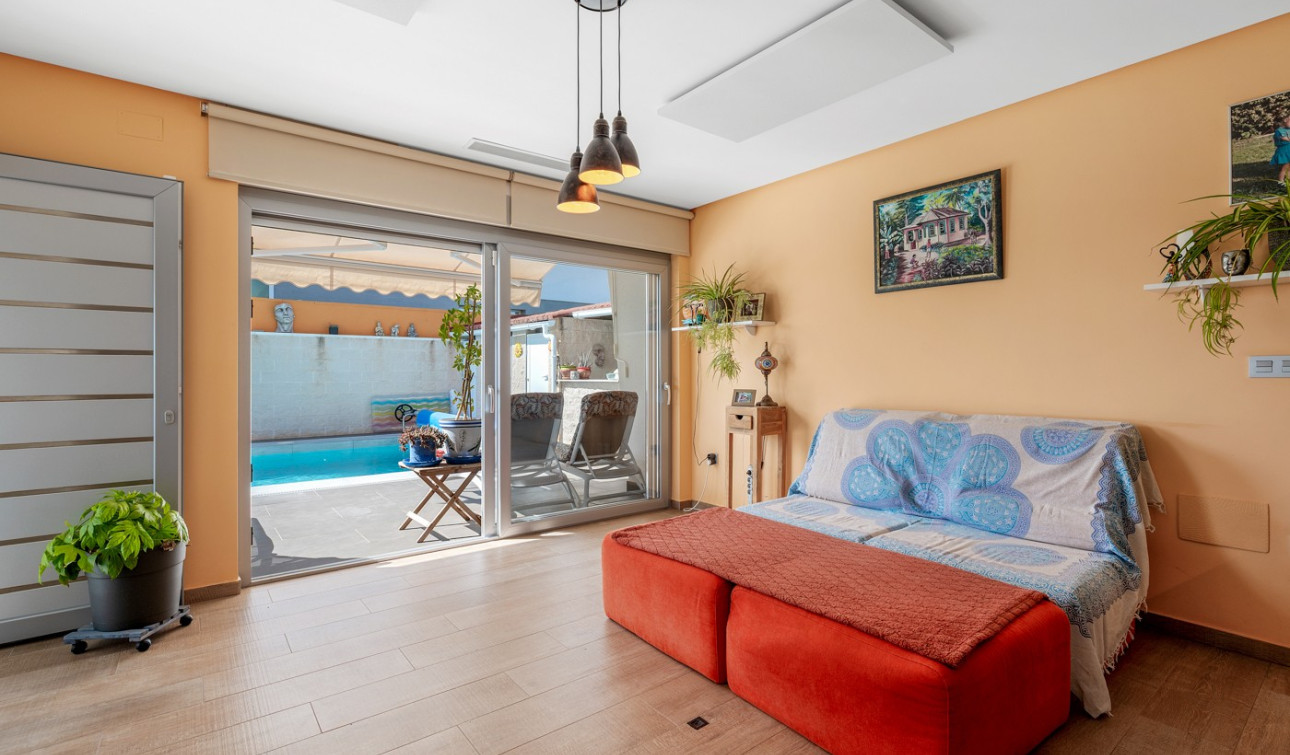 Reventa - Villa independiente - Benijofar