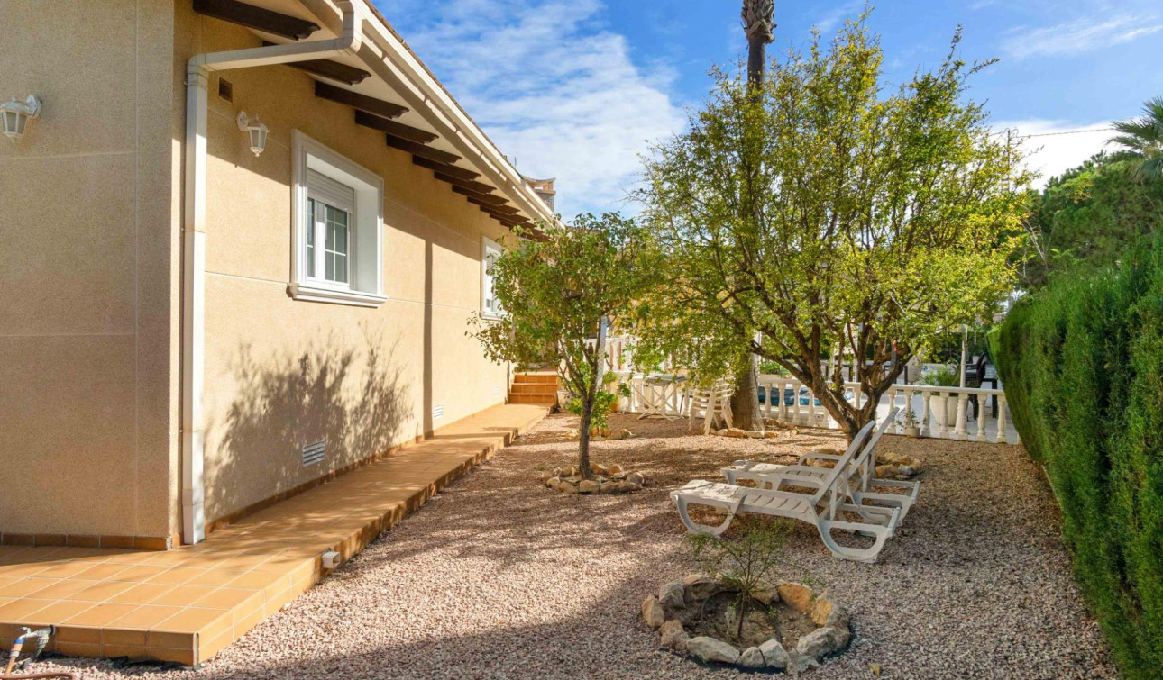 Reventa - Villa independiente - Cabo Roig - MUY CERCA DE LA PLAYA