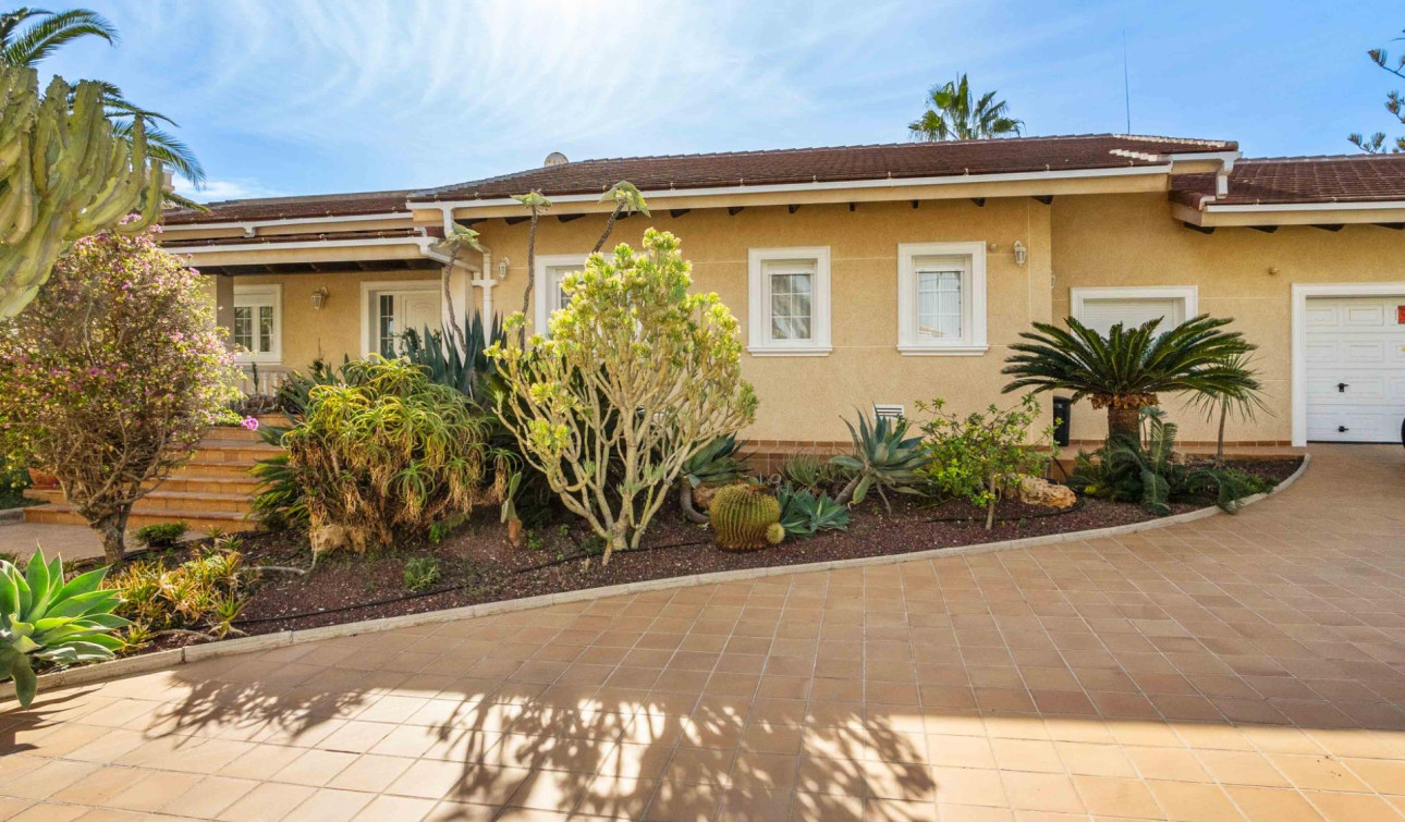 Reventa - Villa independiente - Cabo Roig - MUY CERCA DE LA PLAYA