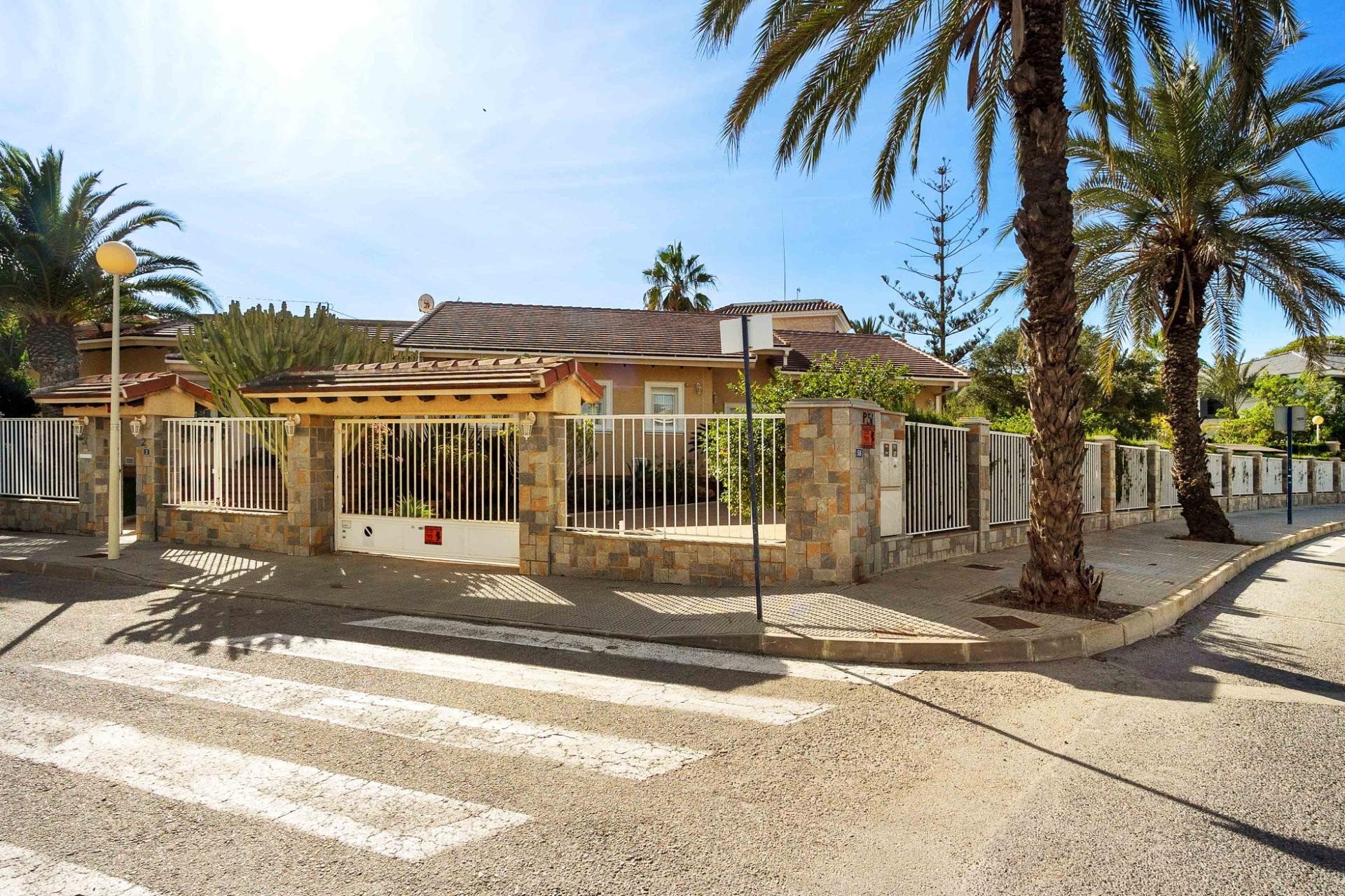 Reventa - Villa independiente - Cabo Roig - MUY CERCA DE LA PLAYA