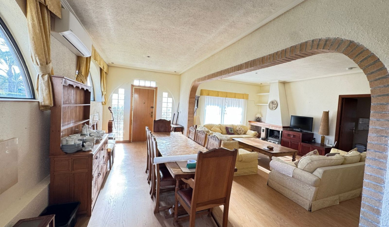 Reventa - Villa independiente - Cabo Roig