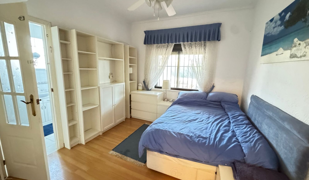 Reventa - Villa independiente - Cabo Roig