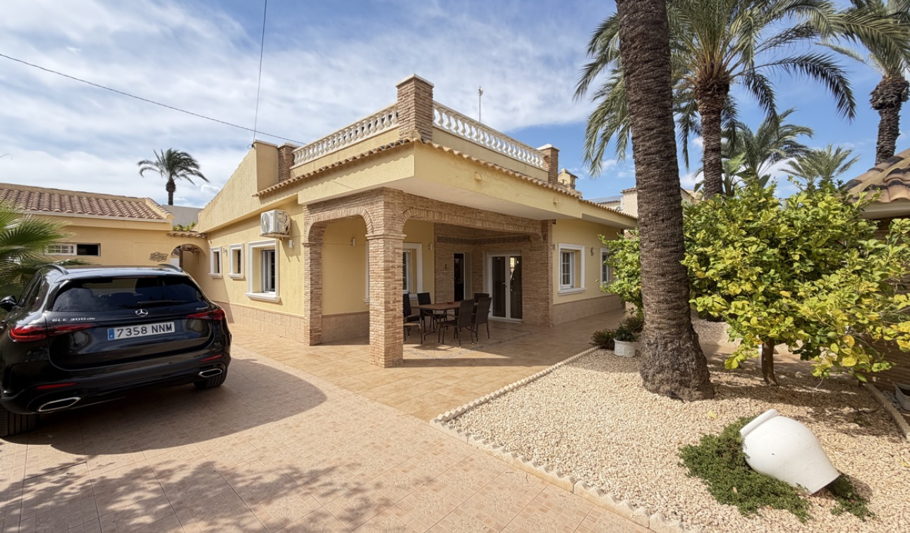 Reventa - Villa independiente - Cabo Roig