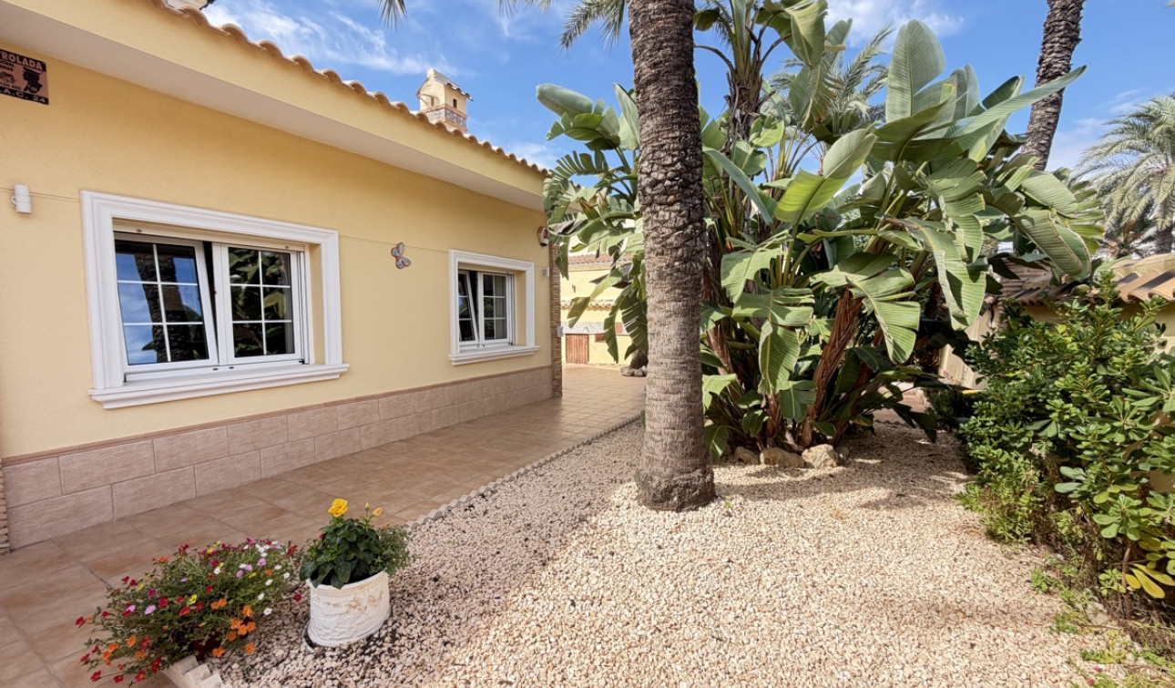 Reventa - Villa independiente - Cabo Roig