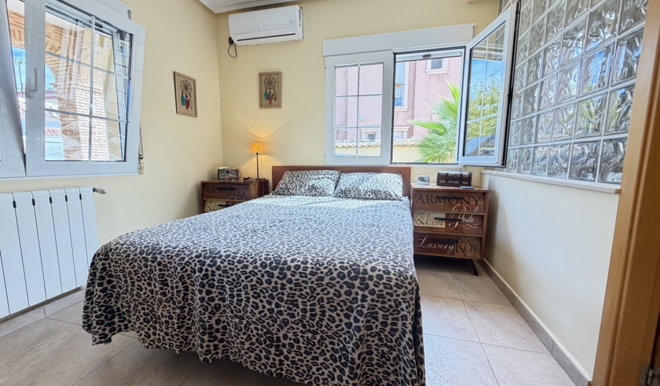 Reventa - Villa independiente - Cabo Roig