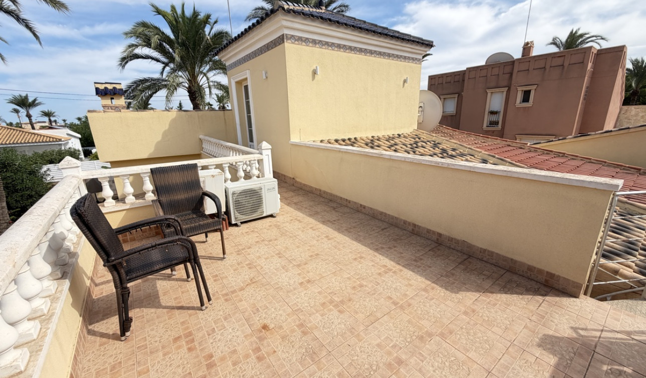 Reventa - Villa independiente - Cabo Roig