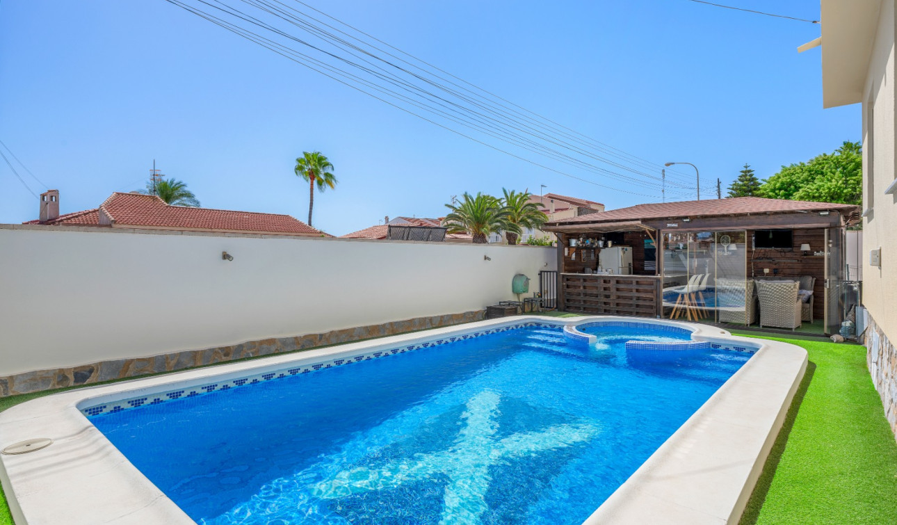 Reventa - Villa independiente - Ciudad Quesada - Center