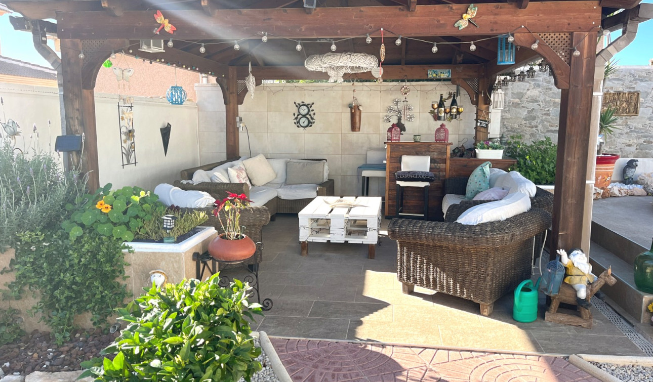 Reventa - Villa independiente - Ciudad Quesada - Central Quesada