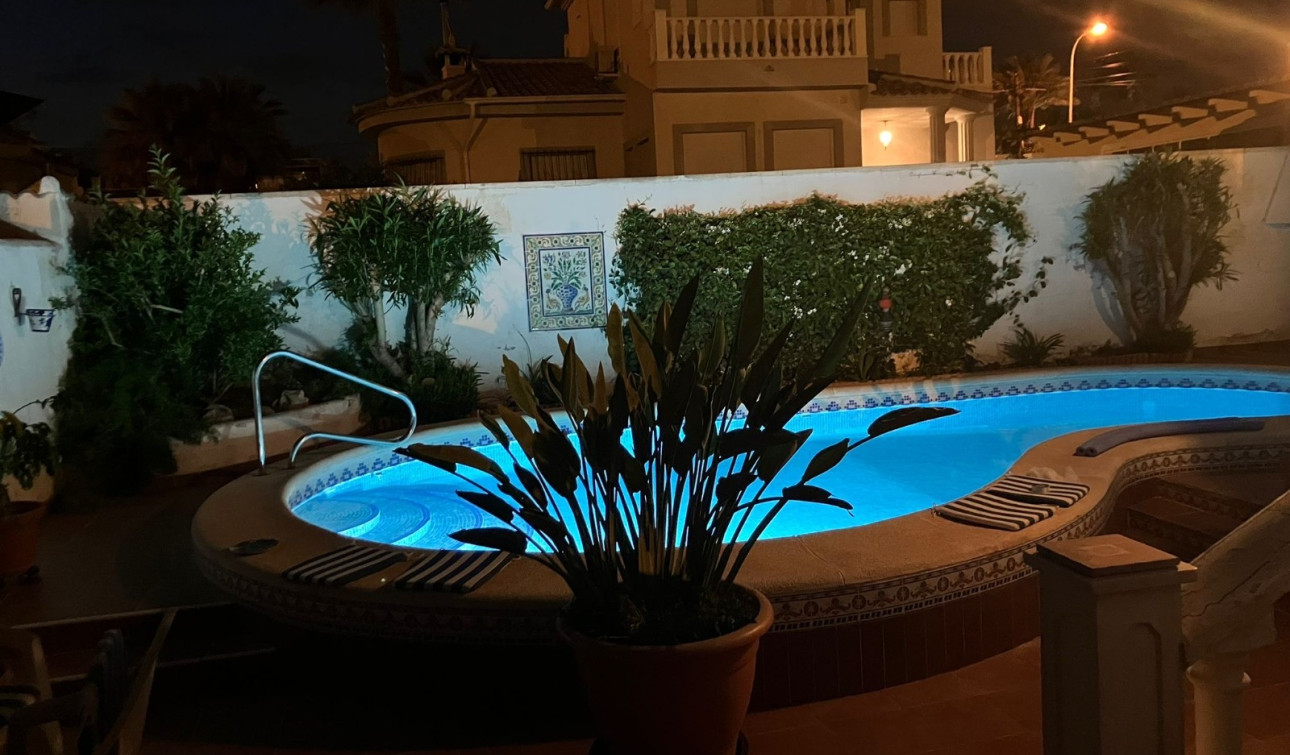 Reventa - Villa independiente - Ciudad Quesada - Central Quesada