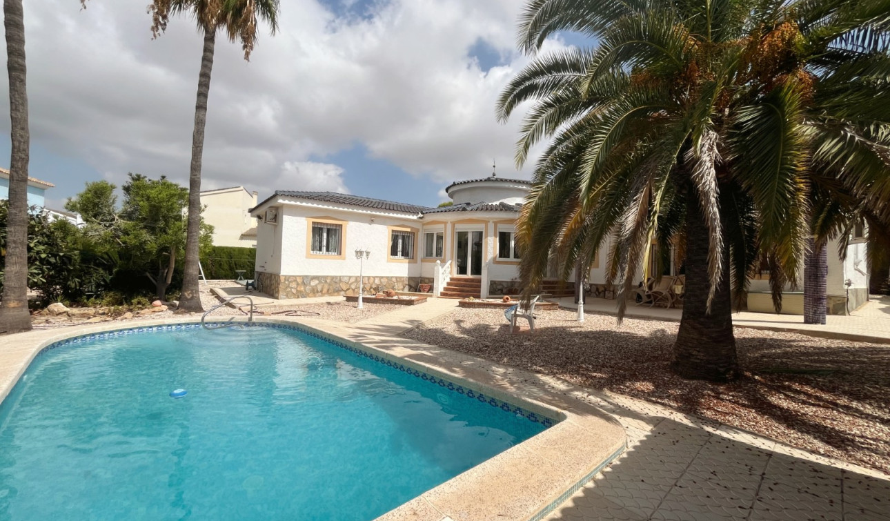 Reventa - Villa independiente - Ciudad Quesada - Central Quesada