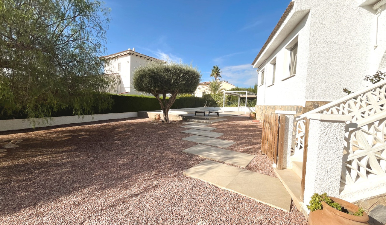 Reventa - Villa independiente - Ciudad Quesada - Central Quesada